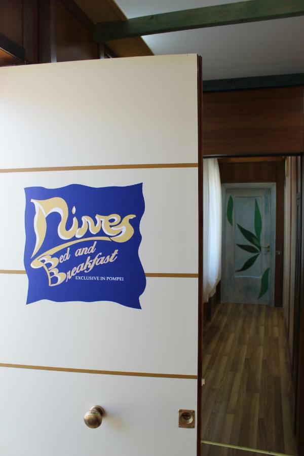 Nives Bed & Breakfast Pompeji Exteriör bild